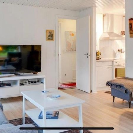 Sommerhus I Blokhus Helt Taet Pa By Og Strand Exterior foto