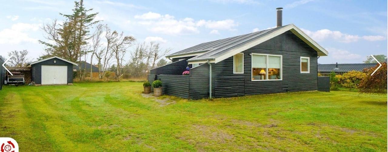 Sommerhus I Blokhus Helt Taet Pa By Og Strand Exterior foto
